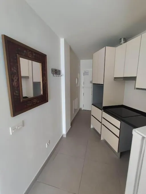 Nuevo Estudio Con Parking Gratis 말라가 0*,